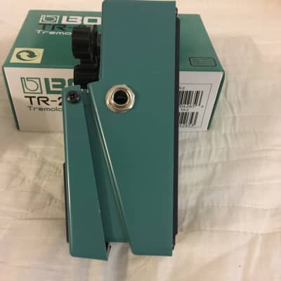 Boss TR-2 Tremolo (Silver Label) 1997 - Present - Green image 2
