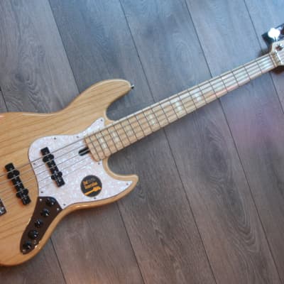 ベース Sire V7 5ST Ash Natural 2nd Generation Sire 