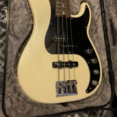 Fender American Elite Precision Bass with Rosewood Fretboard 2016 - 2019 - Olympic White image 2