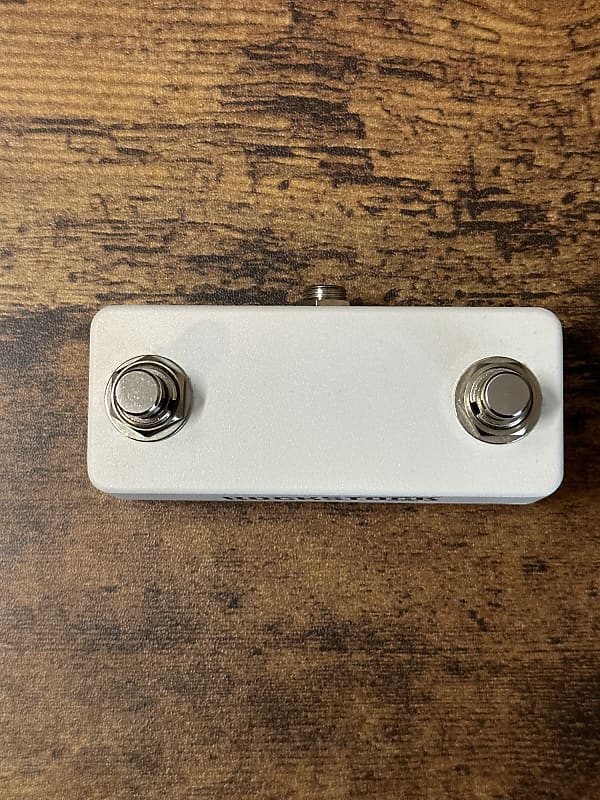 Rock Stock Pedal Co. 2Button Aux TRS Guitar Switching Pedal Reverb