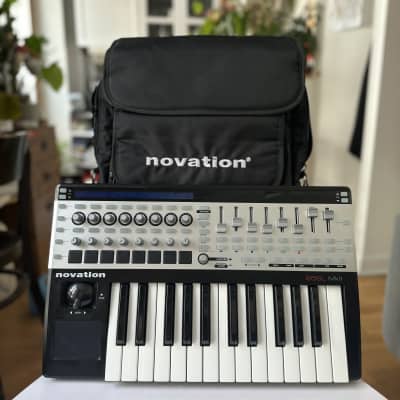Novation 25SL MkIl 25 Key MIDI Controller (with Gig Bag)