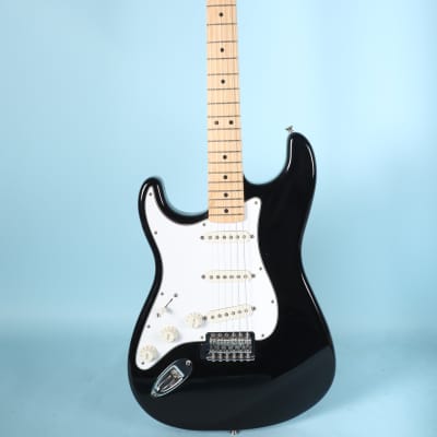 2000 Fender Stratocaster Standard Left-Handed MIM Mexico Maple Electric Guitar image 2