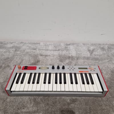 Alesis Micron 37鍵 シンセサイザー Alesis Micron 37-Key Analog Modeling Synth | zZounds