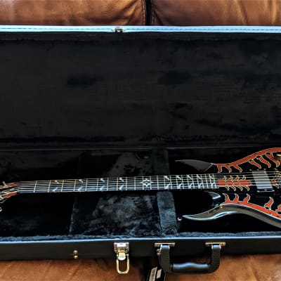 2008 Schecter Devil Spine Blood Red Spine Graphic W/ Hard 2008 Schecter Devil Spine Blood Red Spine Graphic W/ Hard