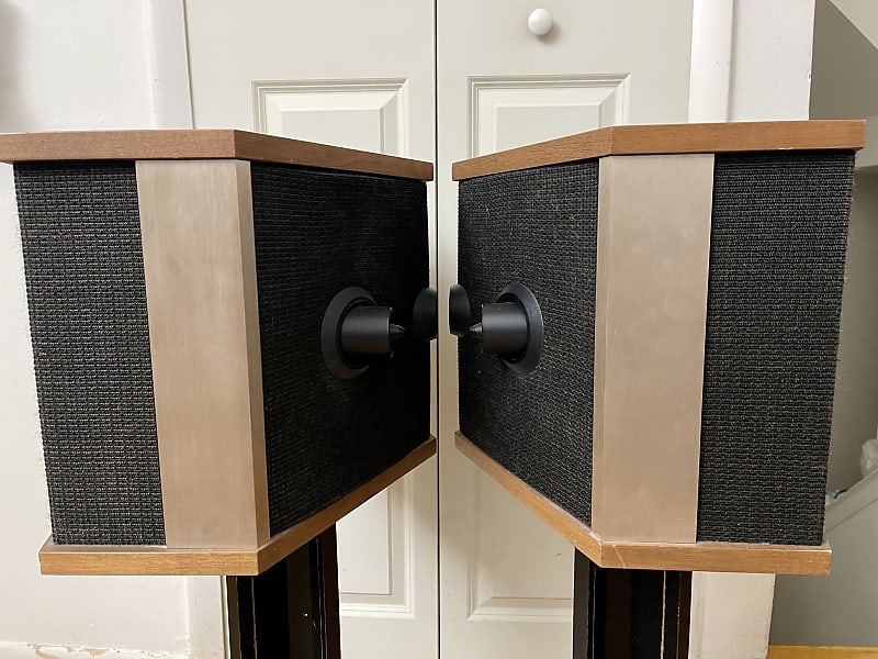 Bose 901 Series V Direct/Reflecting Speakers with Active Equalizer