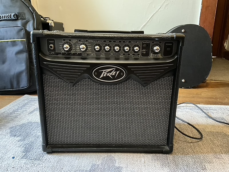 Peavey Vypyr Solid State 15-Watt 1x8 Modeling Guitar Combo