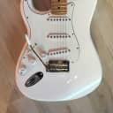 Fender Left-hand Stratocaster Olympic White