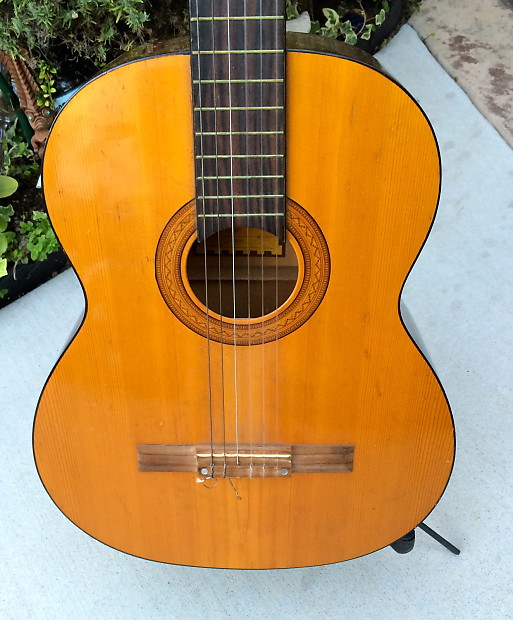 Ventura bruno classical hot sale guitar