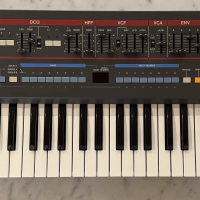 Roland Juno-106 61-Key Programmable Polyphonic Synthesizer 1984 - 1985 - Black
