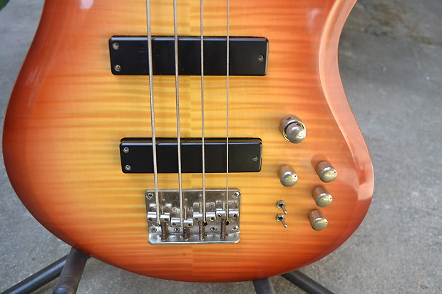 Dame Fall & Pall 300 Active Bass Guitar Flame Maple Top