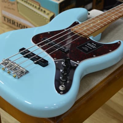 Fender Vintera '60s Jazz Bass Daphne Blue Electric Bass Guitar & Case image 3