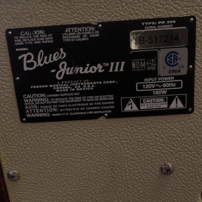 Fender Blues Junior III "Creamy Wine Two-Tone" FSR Limited Edition 15-Watt 1x12" Guitar Combo 2014 - Wine Red / Cream image 3