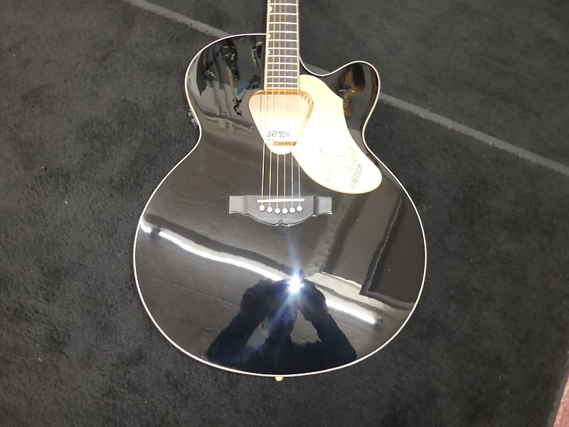 Gretsch G5022CBFE Rancher Falcon Jumbo Cutaway Acoustic