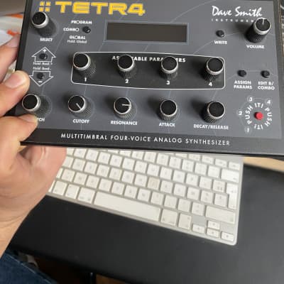 Dave Smith Instruments Tetra Desktop 4-Voice Polyphonic Synthesizer 2009 - 2016 - Black