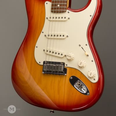 Fender Guitars - 2004 50th Anniversary American Series Stratocaster - Sienna Burst - Used image 4