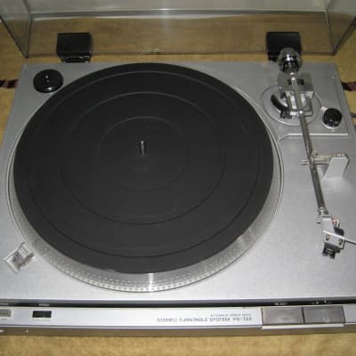 Sony PS-T22 Direct Drive Turntable 1980's Silver /w/ Pickering V