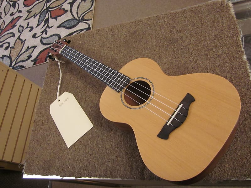 Tagima UK47 deluxe tenor ukulele image 1