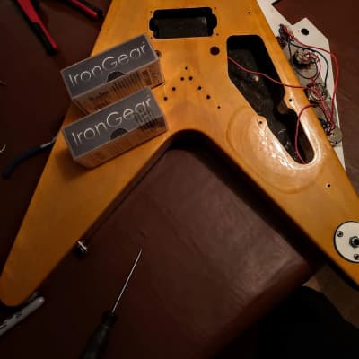 Vintage JHS VV60 Korina Rare Mk1 version Flying V replica + HCase flying V 2000 - Korina image 15