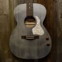 Art & Lutherie Legacy Q-Discrete - Denim Blue with Gig Bag