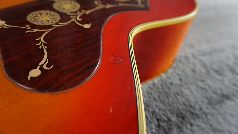 Morales M350 Jumbo Acoustic Japan Sunburst w/ Hard Case
