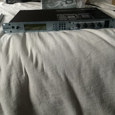 Yamaha FS1R FM Tone Generator 1998 - Silver