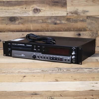 Marantz CD6007 CD Player in Black