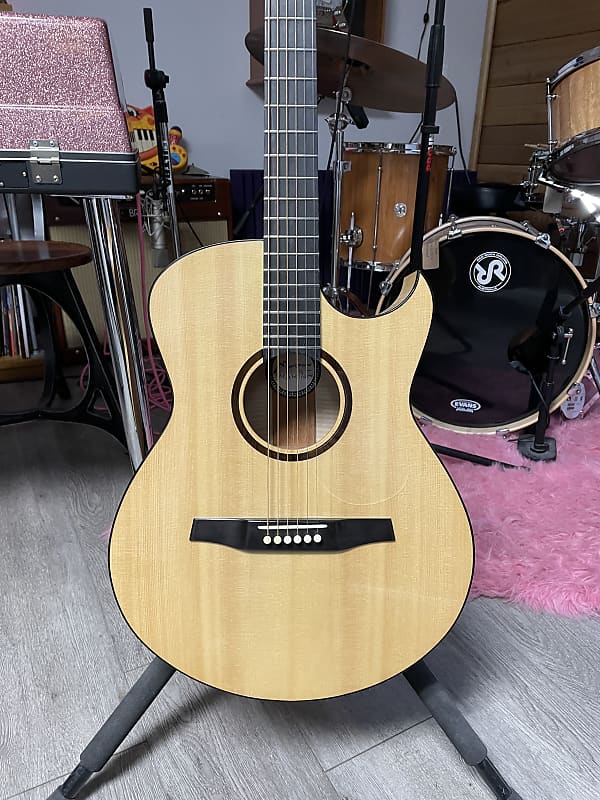 Marchione OMC / TSpruce Top / Maple Back and Sides / Pickup image 1