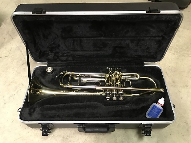 LJ Hutchen Bb Trumpet with Plush Lined Case Model 4218 Mint Condition