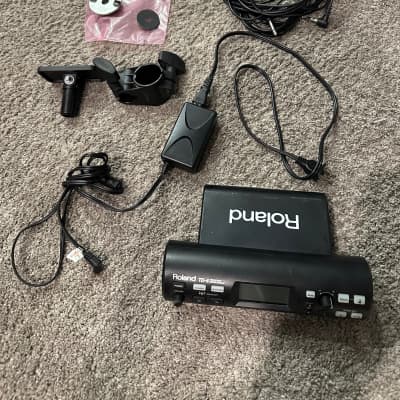 Roland TD-4 Drum Sound Module with mount, cables and power cord TD4