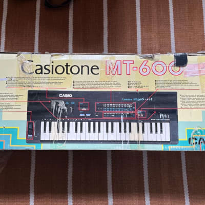 Casio MT 600 Casiotone 49 Key Synthesizer Reverb