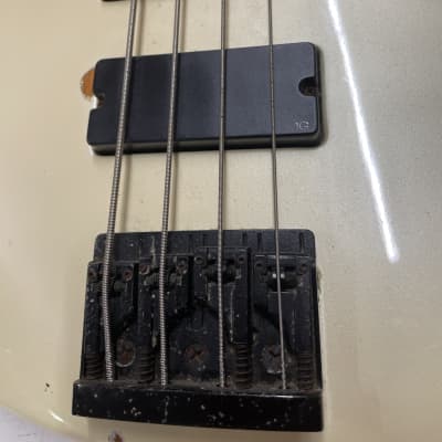 Hamer Chaparral Bass 1984 - White Pearl faded image 9