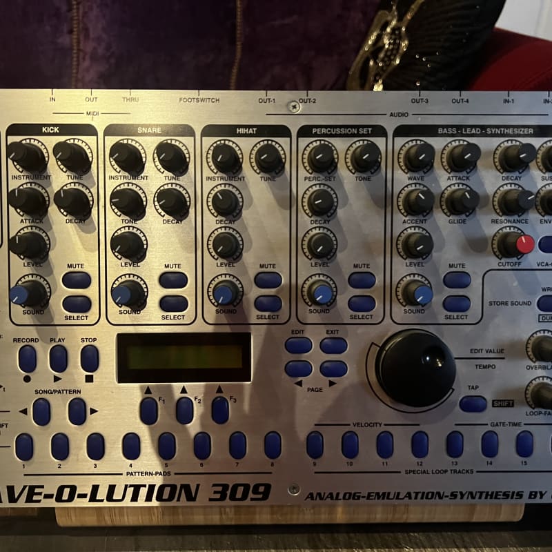 Quasimidi 309 Rave-O-Lution | Reverb