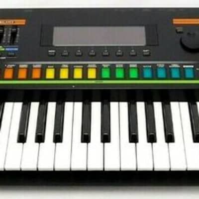 Roland Jupiter-50 Synthesizer 76 Keys Synth + Neuwertig + OVP + 2J Garantie