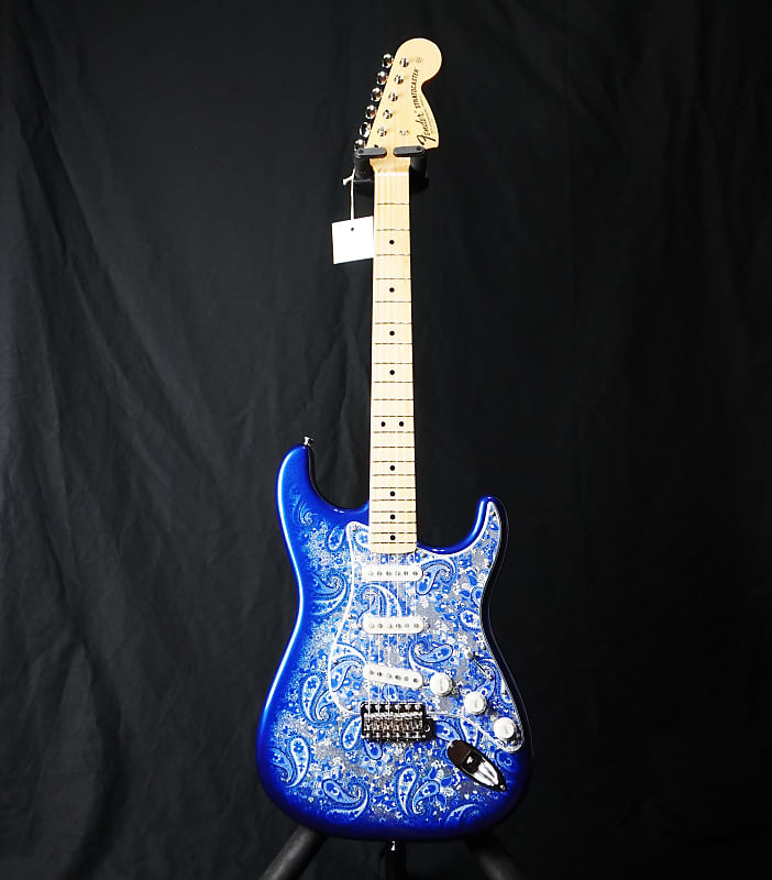 Fender MIJ Limited Stratocaster 2025 – Rare Indigo Paisley