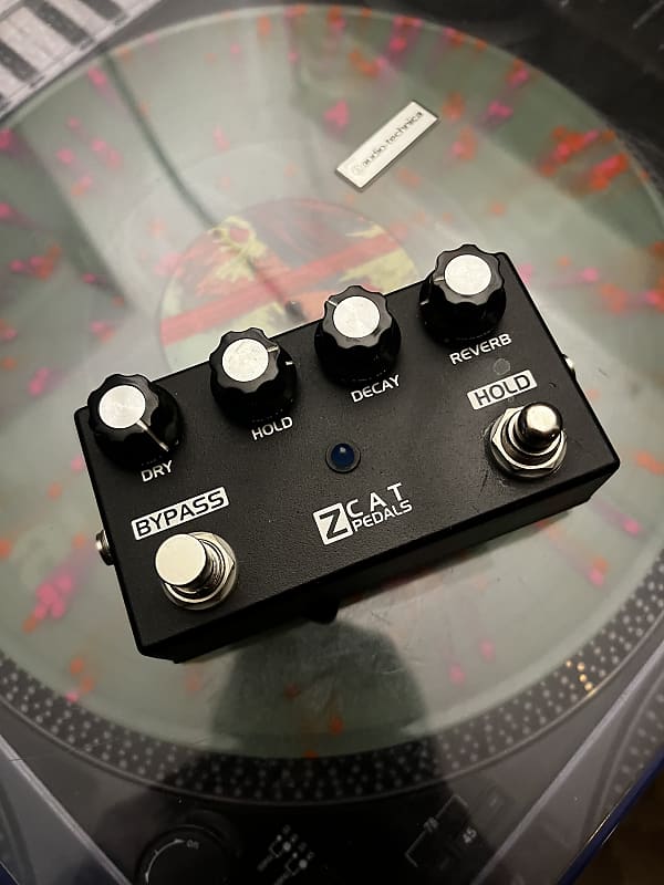 ZCAT Hold Reverb Black Reverb