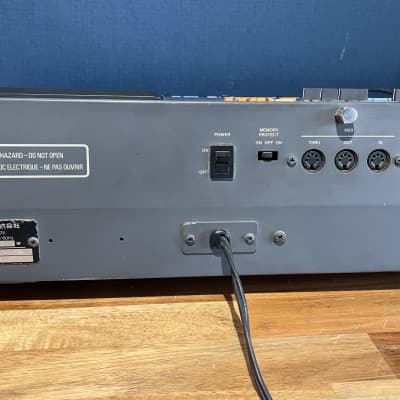 Roland Juno 106s 61-Key Programmable Polyphonic Synthesizer - Black image 10