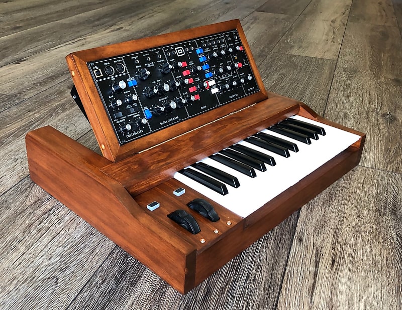 Custom 25 Note Keybed & Enclosure for Behringer Model D 2019