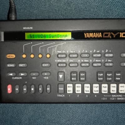 Yamaha Qy 10 - grey