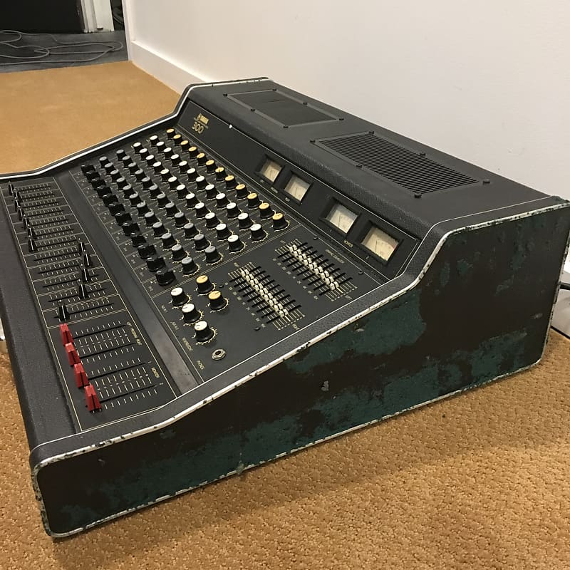 Yamaha EM 300 Mixer Black | Reverb