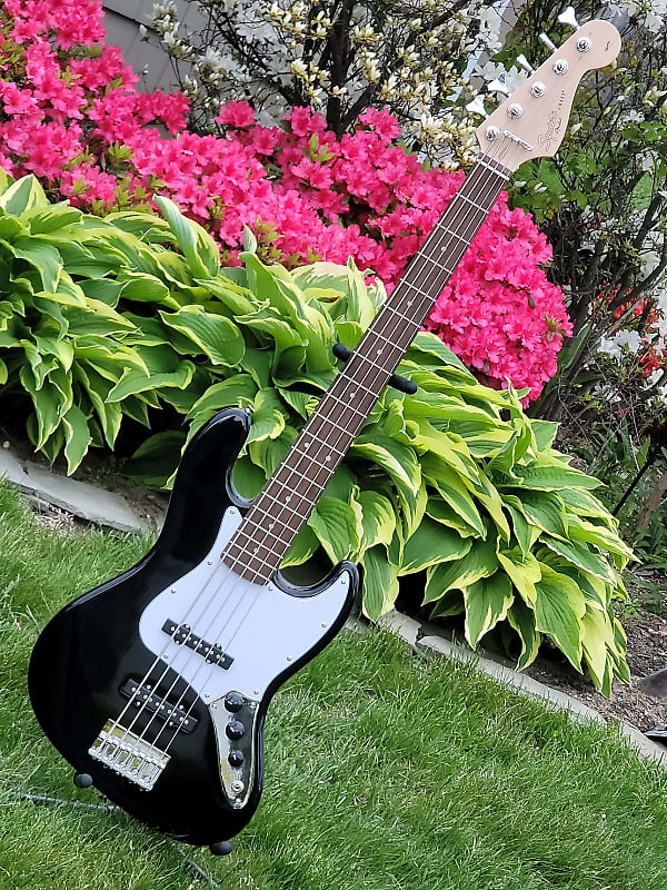Fender Squier 5 String Jazz Bass 2019 Black image 1