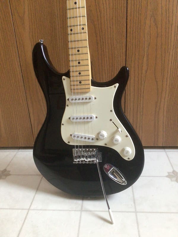 Behringer Electric 1990s - Black | Reverb