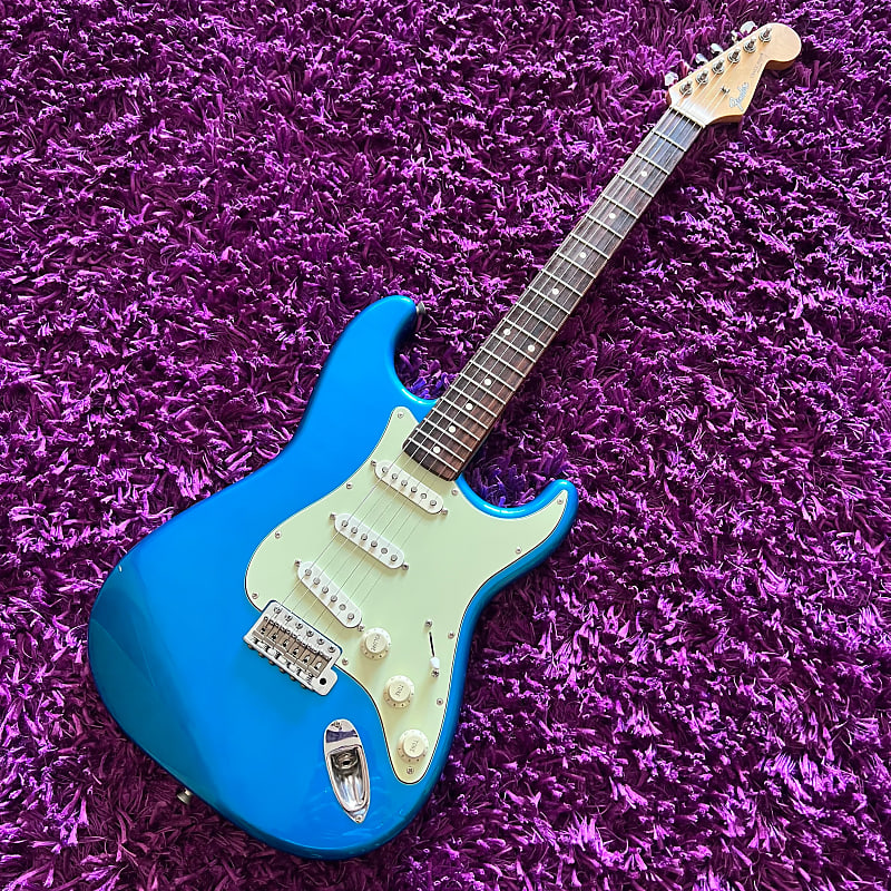 1993-94 Fender Japan Stratocaster ST-362 Lake Placid Blue