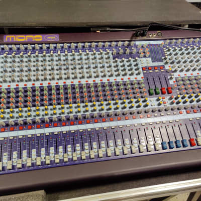 Midas Venice 320 32-Channel / 46-Input Mixing Console | Reverb Canada