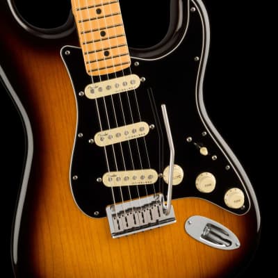 Fender American Ultra Luxe Stratocaster with Maple Fretboard 2-Color Sunburst image 3