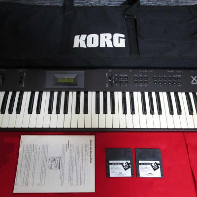 KORG X5D Synthesizer keyboard TESTED w/Bag Bonus disk etc. Expedited shipping