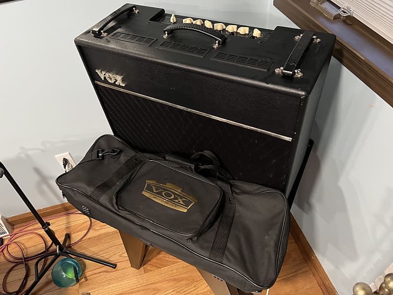 Vox Valvetronix VT120+ 120-Watt 2x12 Modeling Guitar Combo 2010s - Black