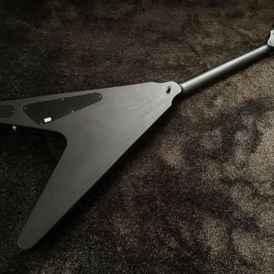 ESP Edwards E-FV-125D Flying V Satin Cloudy Black - 2021
