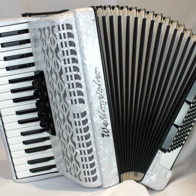 NEW White Stylish Weltmeister Achat Piano Accordion LMM 34 72 image 1