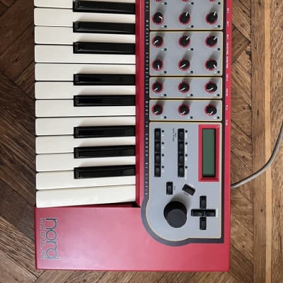 Nord Modular 25-Key Virtual Synthesizer 1997 - 2003 - Red