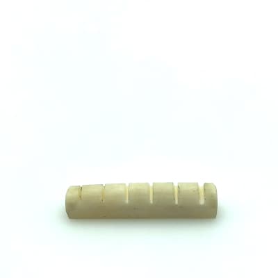 Gibson / Acoustic Style Bone Nut Natural image 1